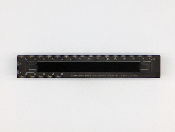 スリットルーラーアルミ１５ｃｍブラックＤＭ（究極の定規・裏面）,ずれない定規,滑らない定規・Non-slip ruler